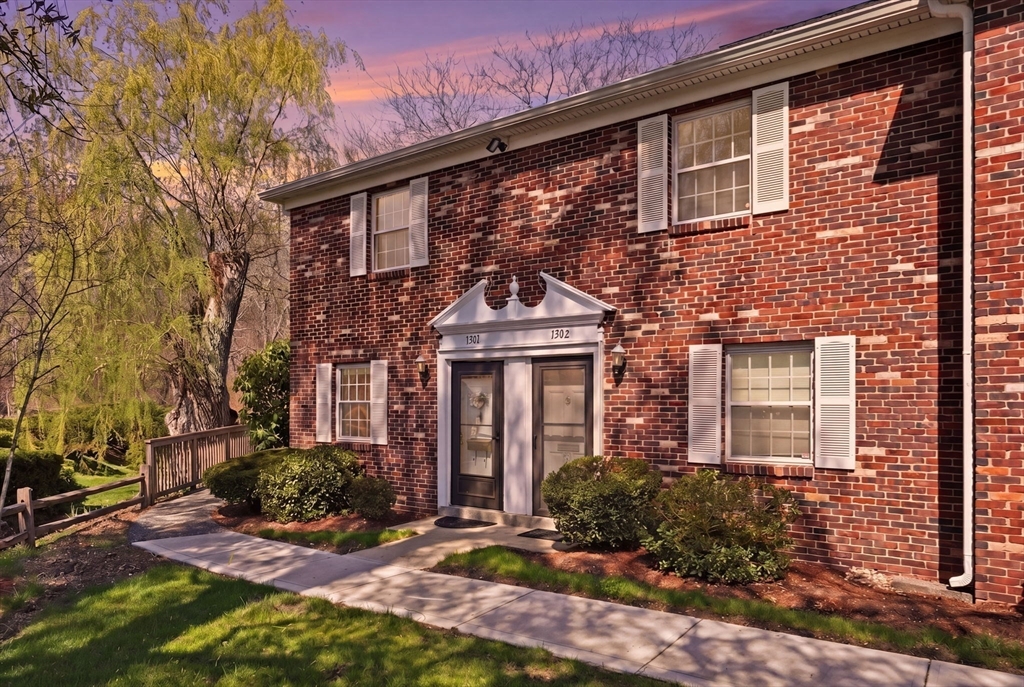 1301 Windsor Drive 1301