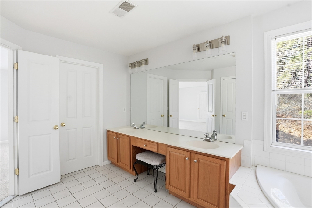671 Lunns Way, Plymouth, MA Photo #34