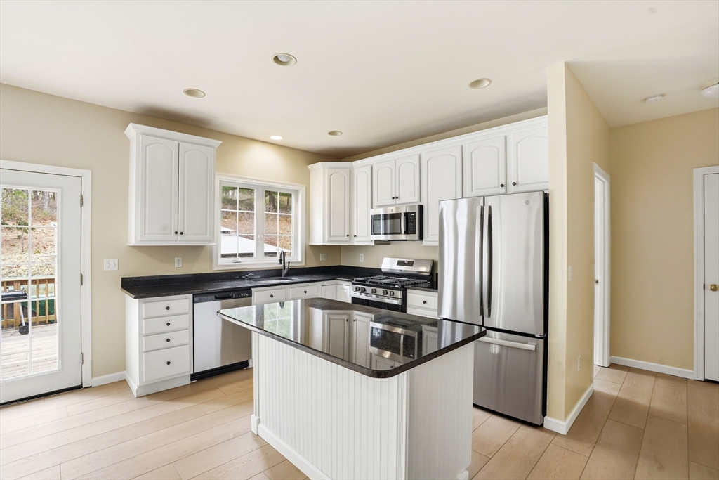 671 Lunns Way, Plymouth, MA Photo #8