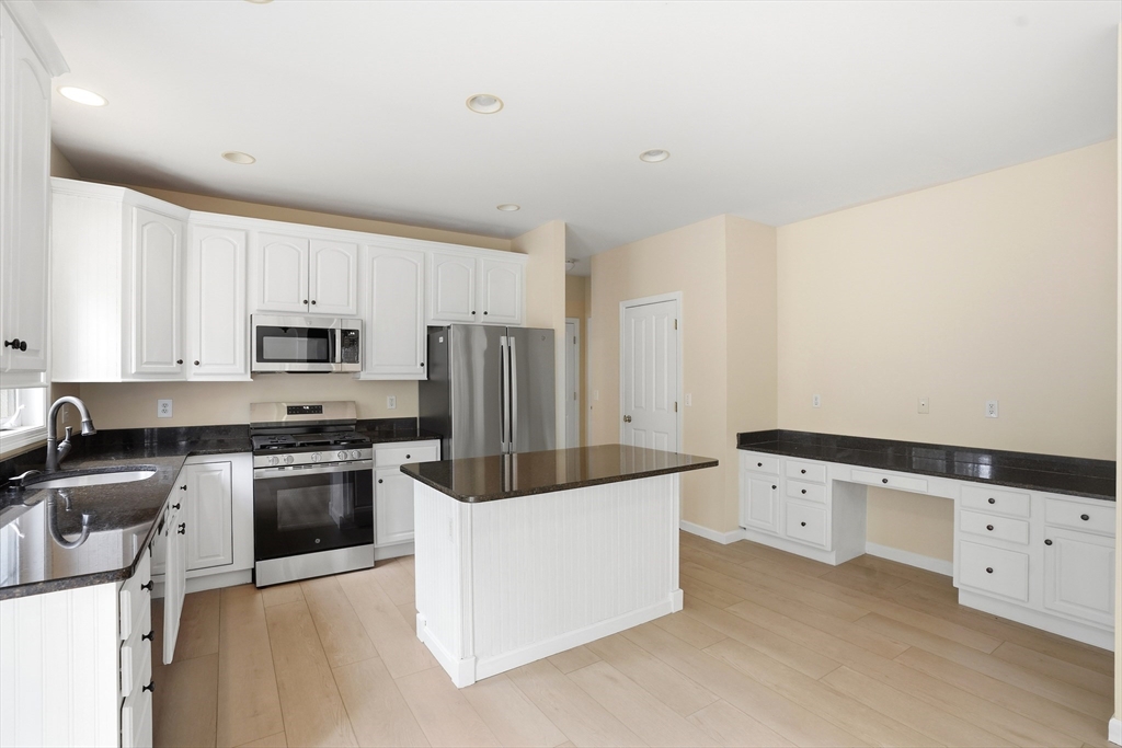 671 Lunns Way, Plymouth, MA Photo #9