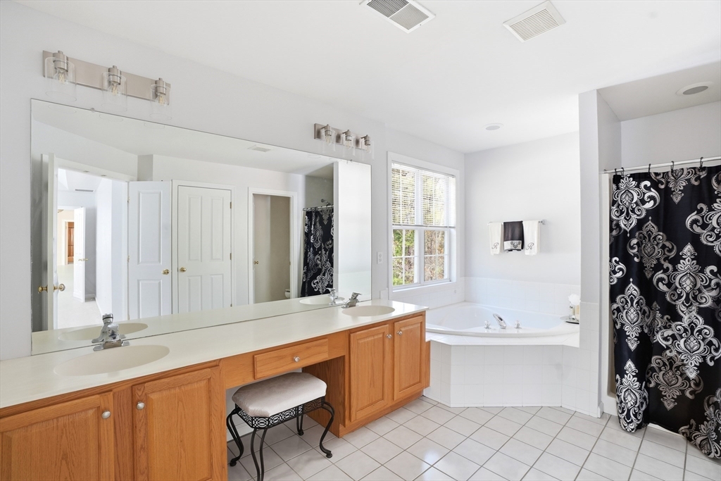 671 Lunns Way, Plymouth, MA Photo #32