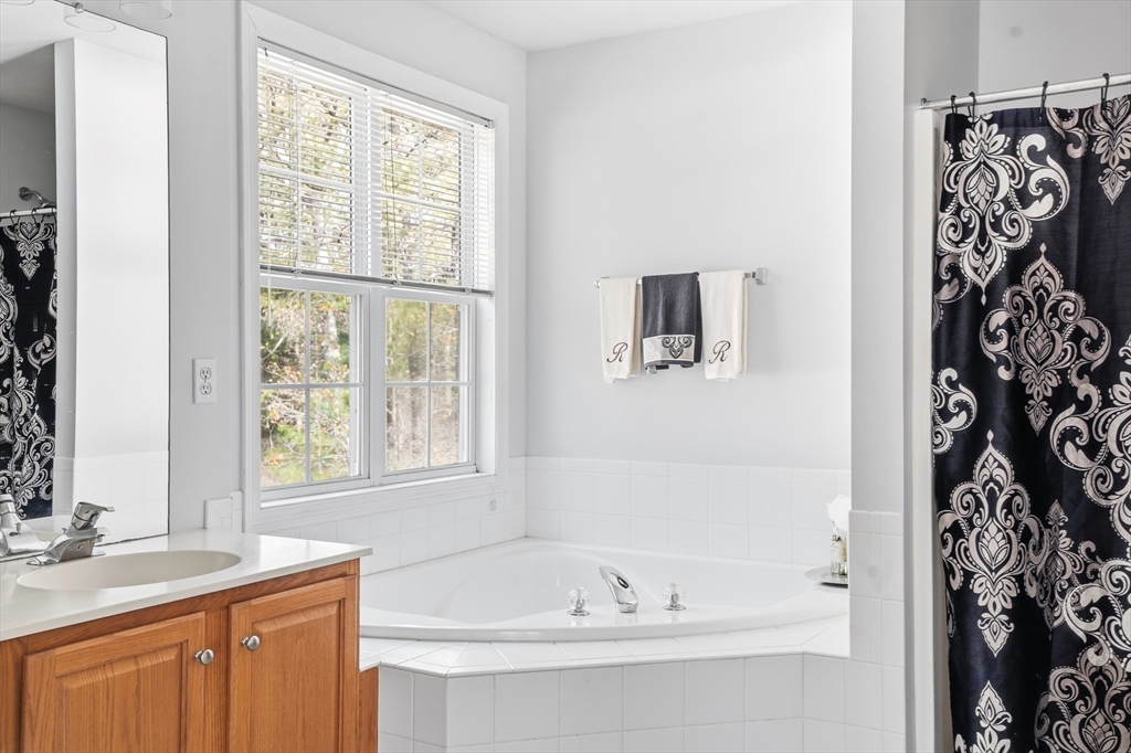 671 Lunns Way, Plymouth, MA Photo #33