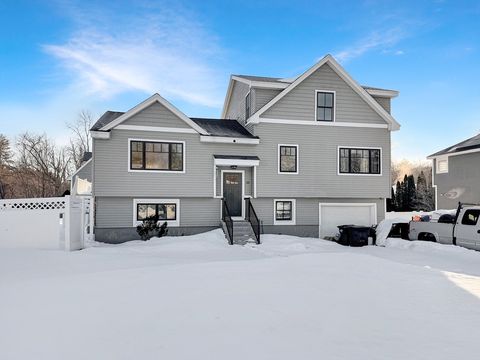 25 Lavalley Ln Newburyport MA 01950