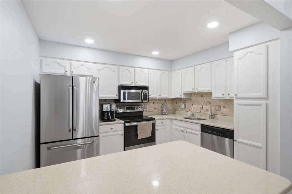 55 Hawthorne Circle 55