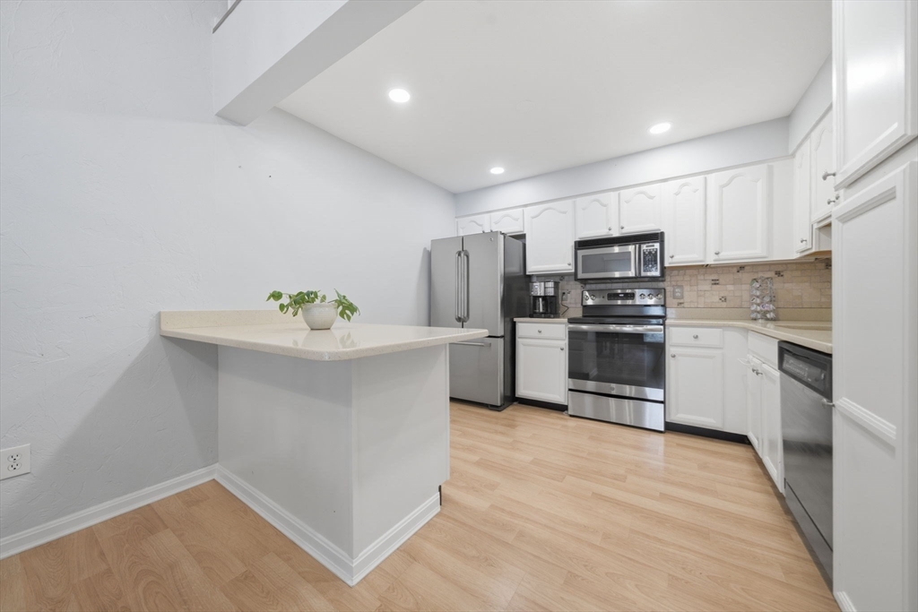 55 Hawthorne Circle 55