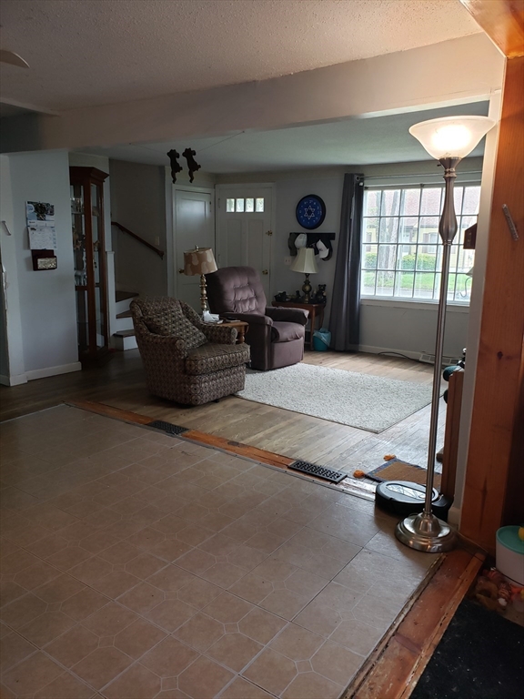 78 Massreco St