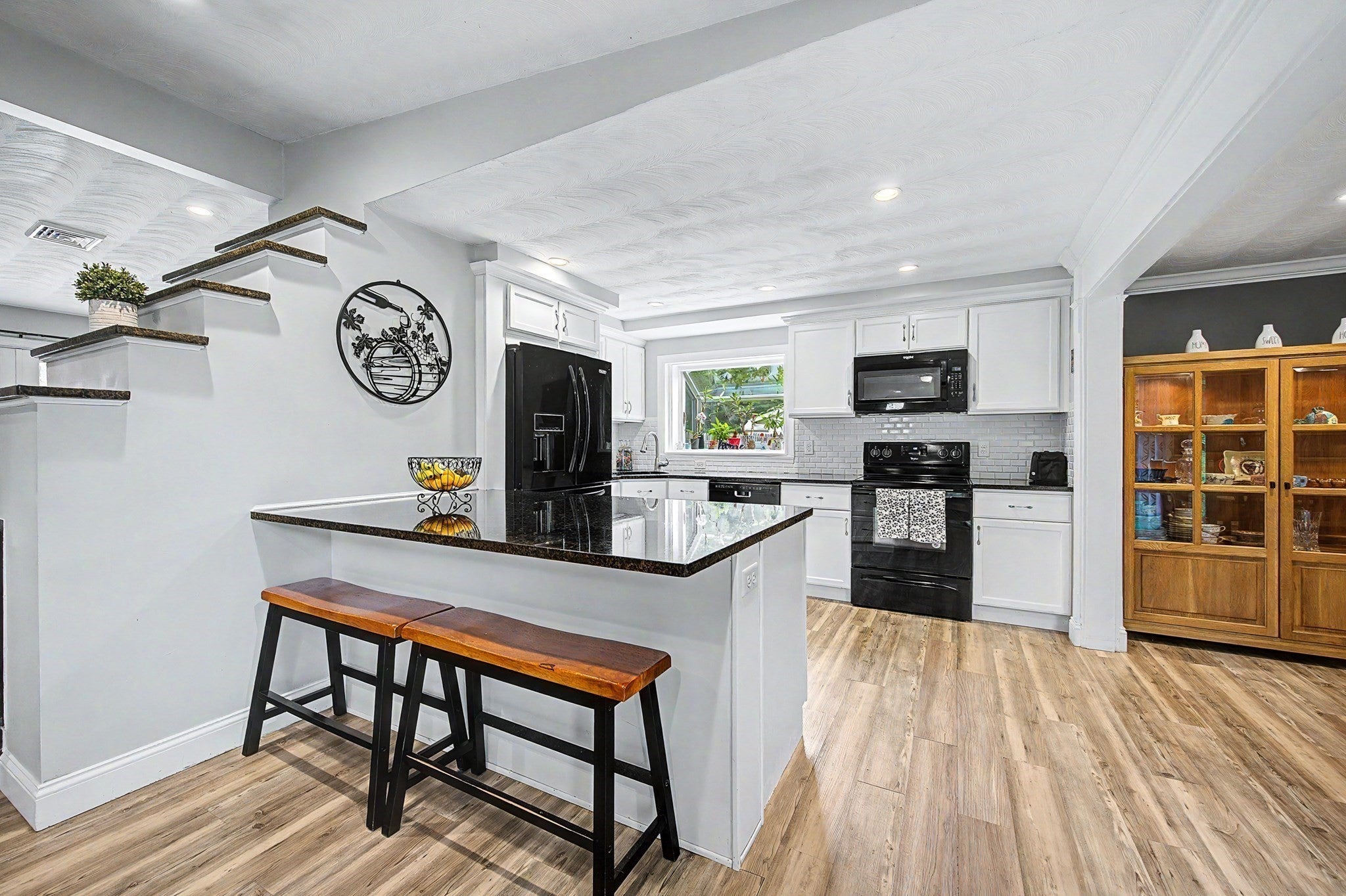 9 Joseph Rd, Framingham, MA Photo #8