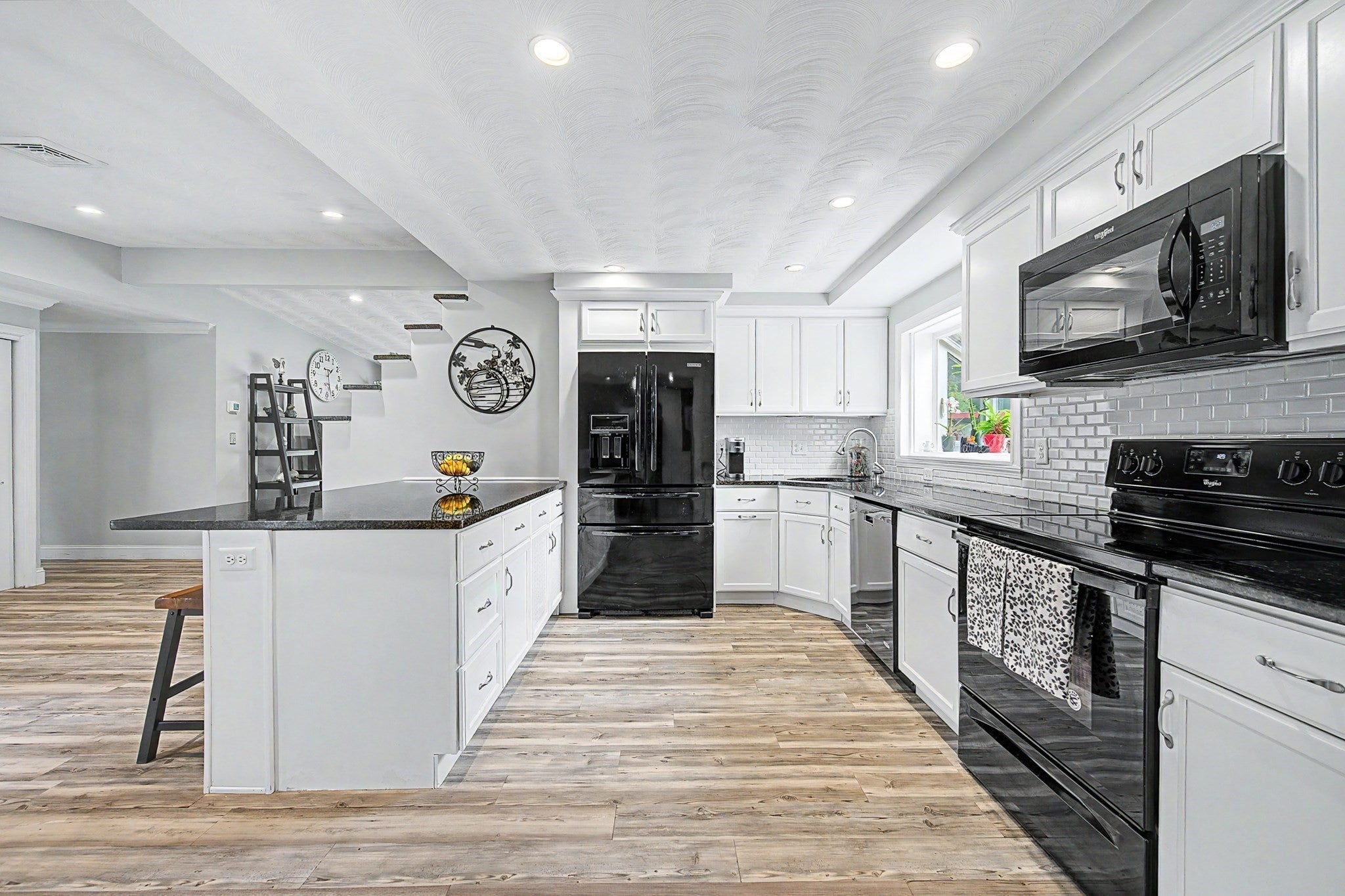 9 Joseph Rd, Framingham, MA Photo #6