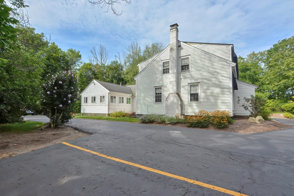 159 Hartford Ave E