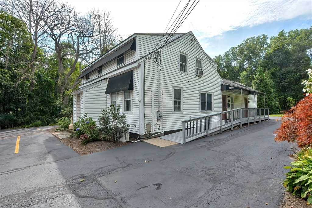 159 Hartford Ave E