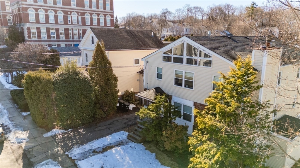 47 Dighton St