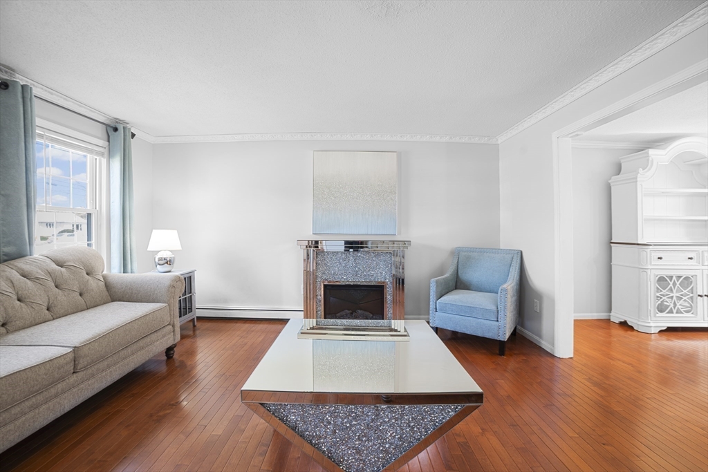 994 S Main St