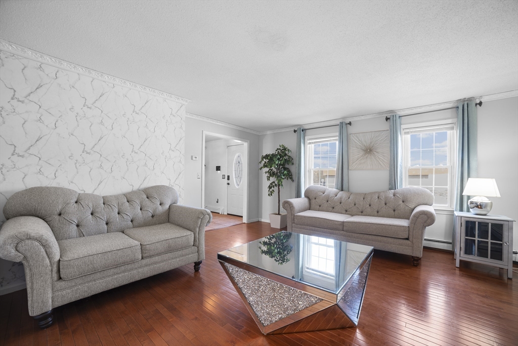 994 S Main St