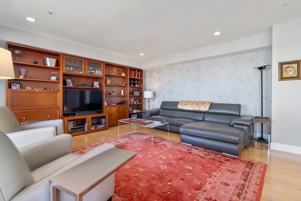 197 Eighth Street 705
