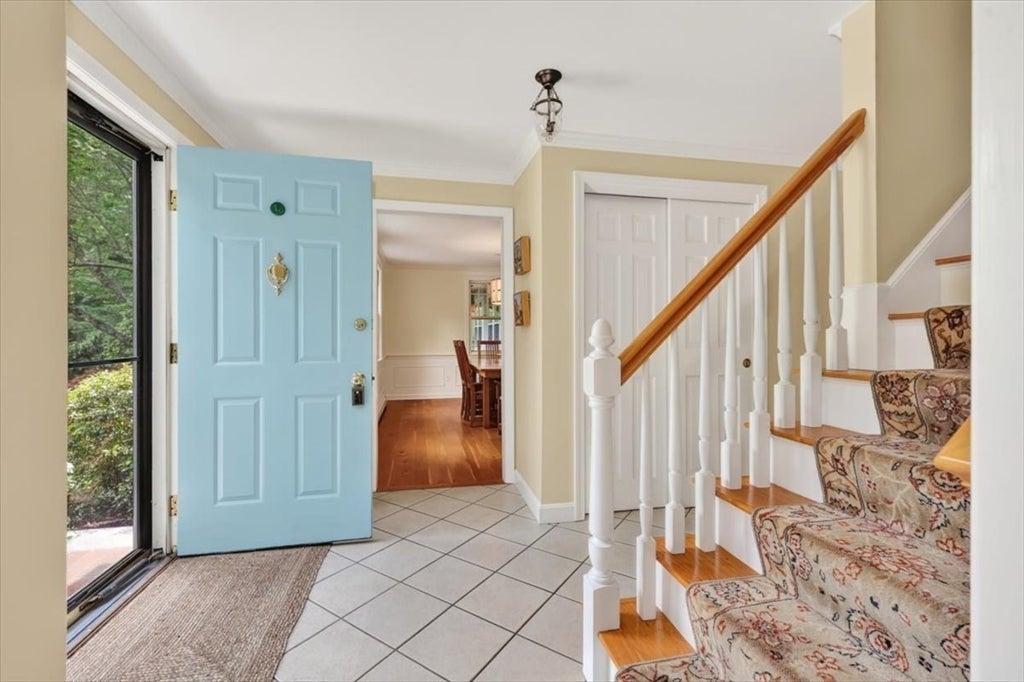 6 Blackhorse Ln