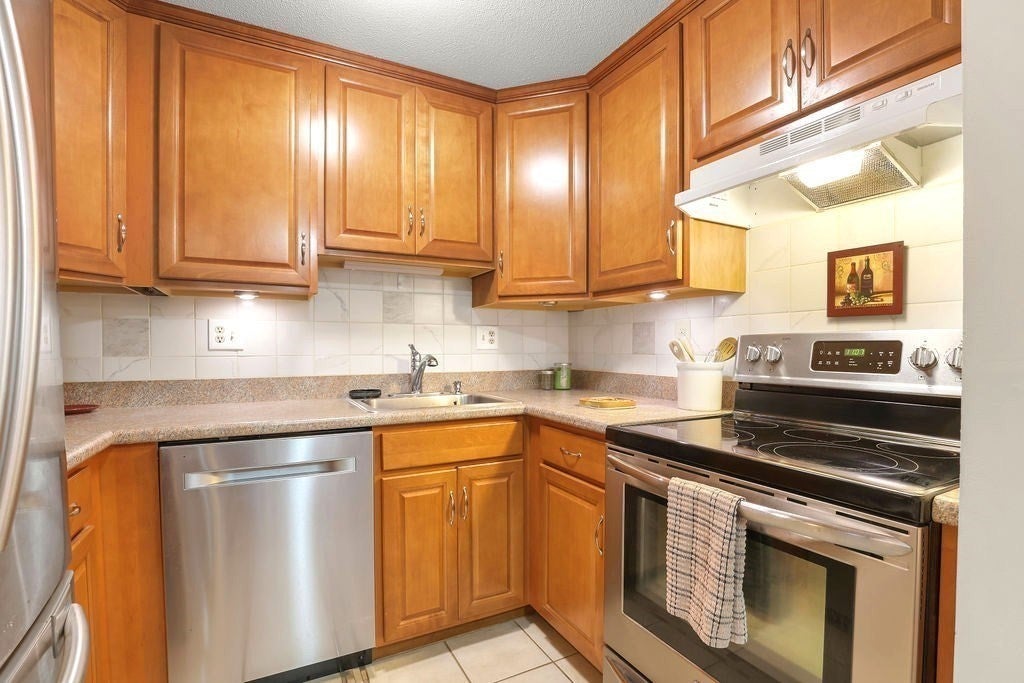 108 Norton Ave #17, Easton, MA, 108 Norton Ave #17, Easton, MA Photo #9