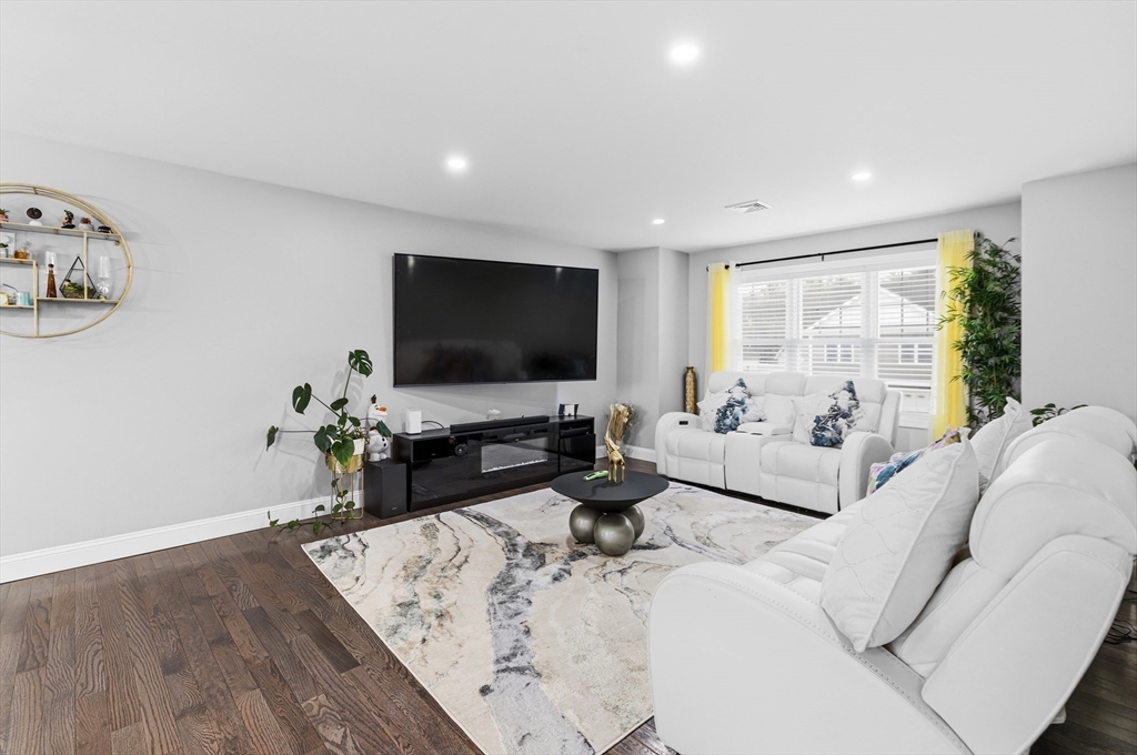 117 Farland Cir, New Bedford, MA Photo #11