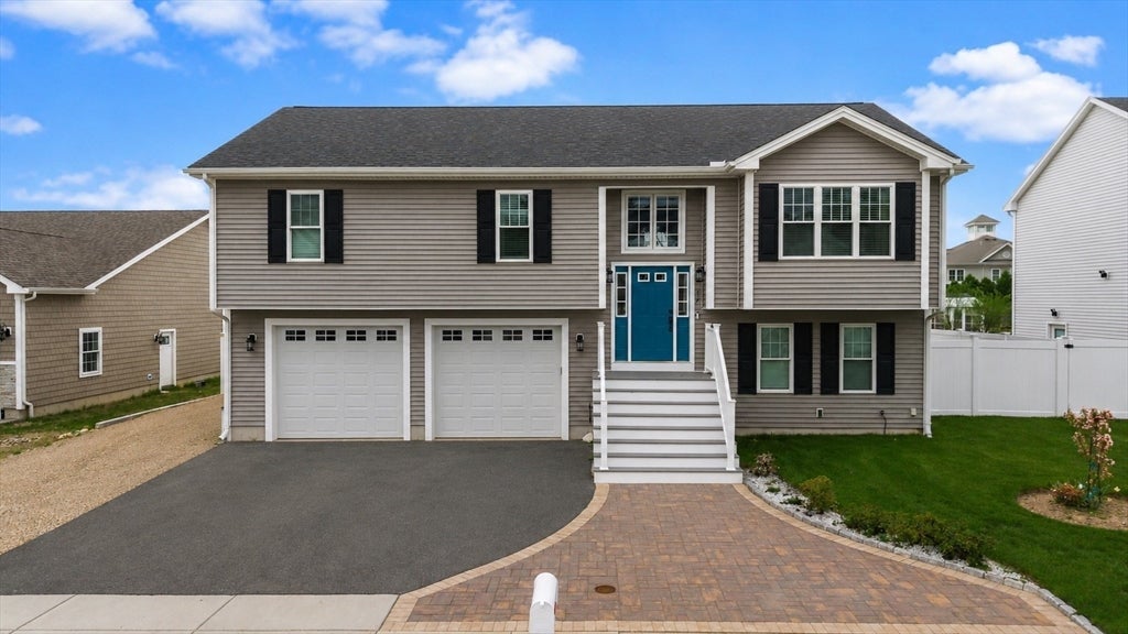 117 Farland Cir, New Bedford, MA Photo #2