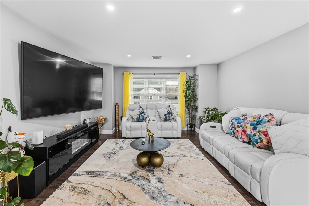 117 Farland Cir, New Bedford, MA Photo #10