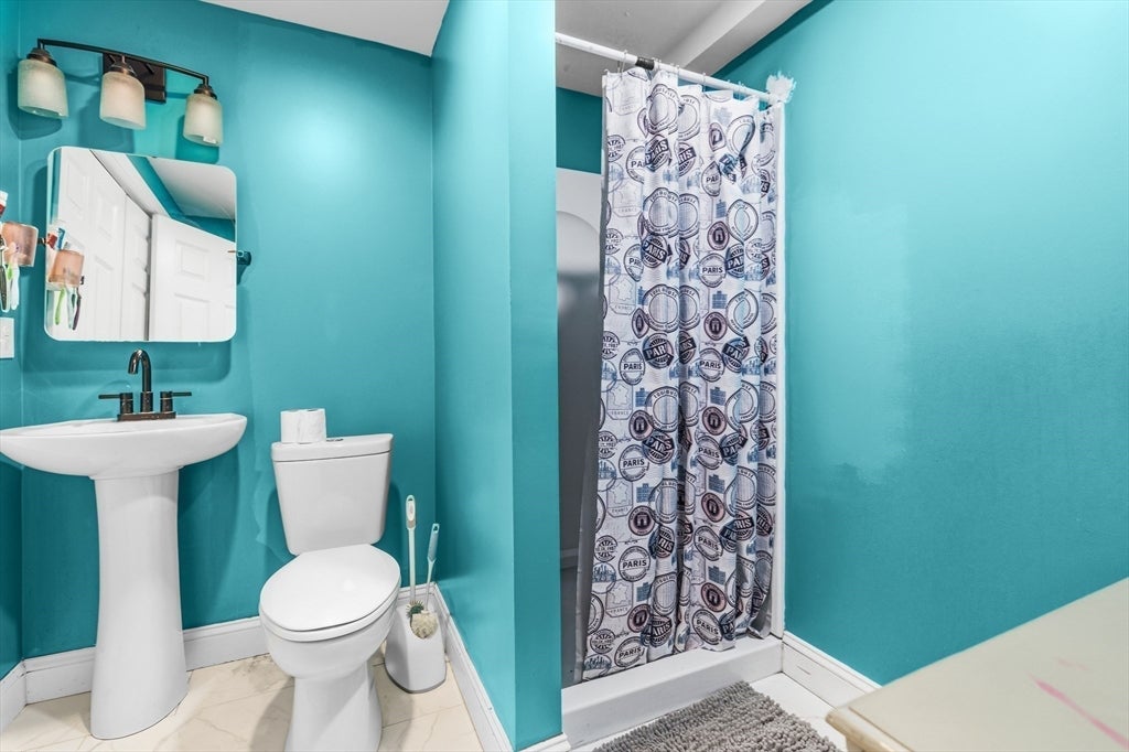 117 Farland Cir, New Bedford, MA Photo #21
