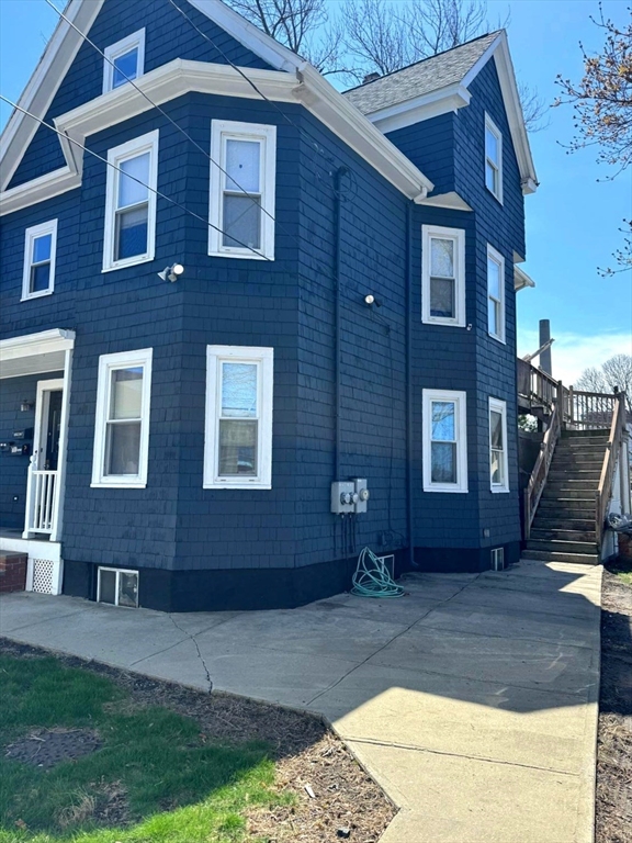 23-R Thorndike St