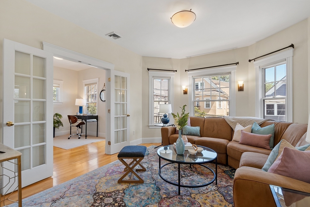 32 Burnside Ave 2