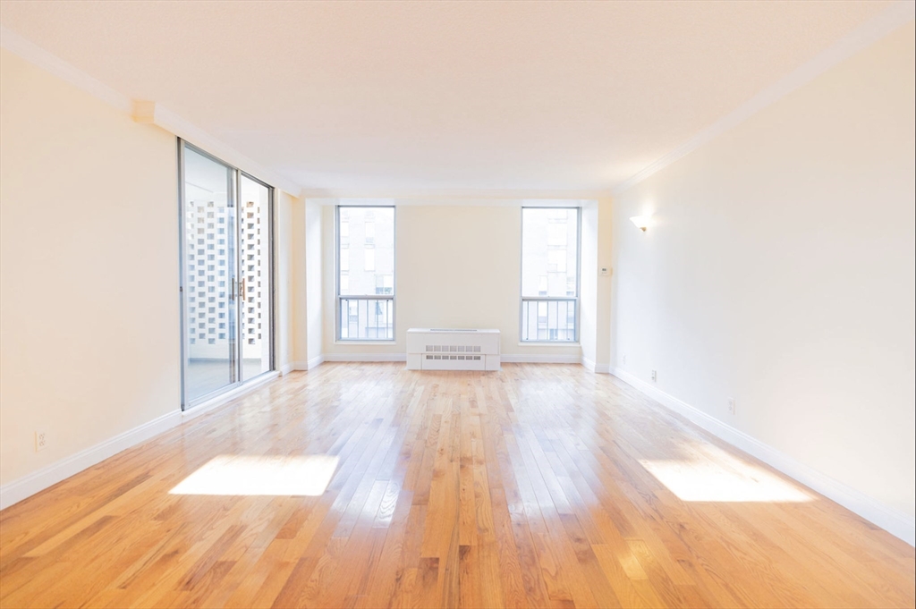 44 Washington St 501