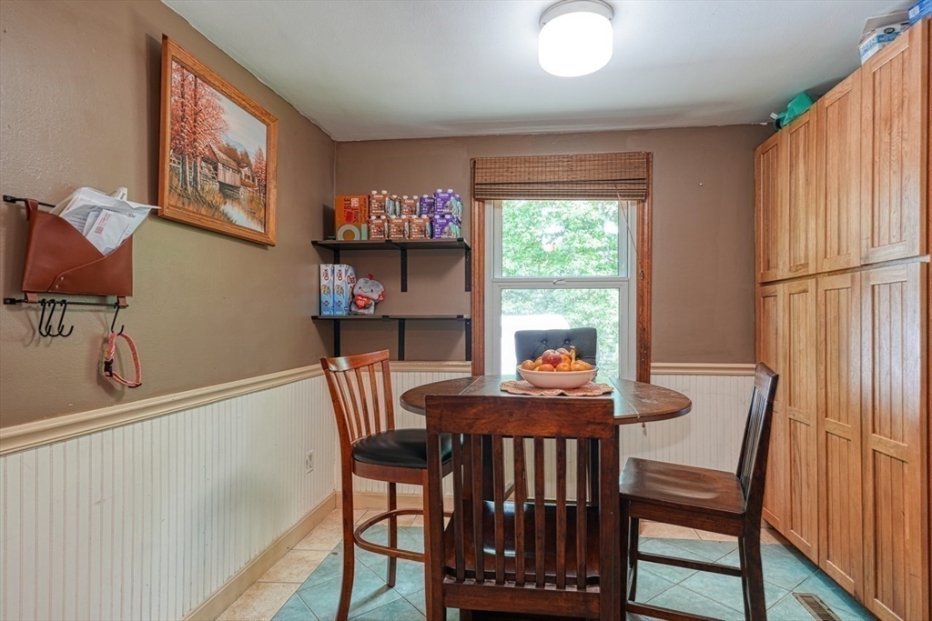 10 Laurel Lane