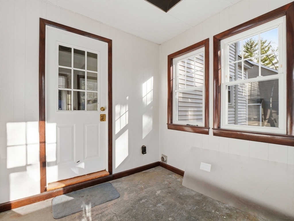 285 W Meadow Rd, Lowell, MA Photo #28