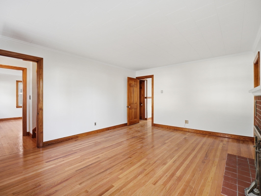 285 W Meadow Rd, Lowell, MA Photo #10
