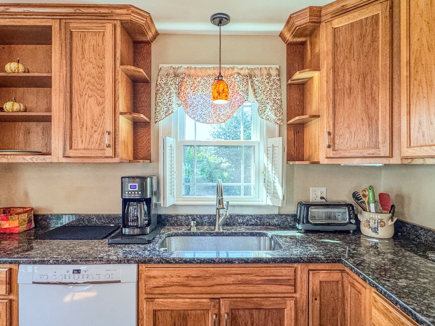 82 Smith Street, Greenfield, MA Photo #8