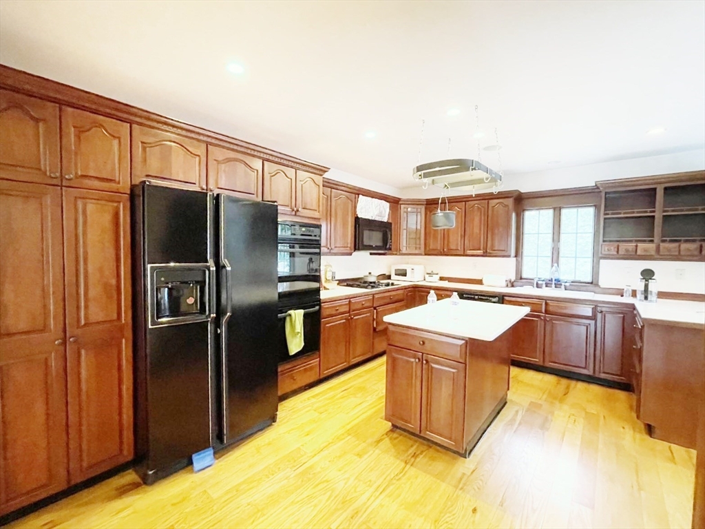 24 Nugent Ln