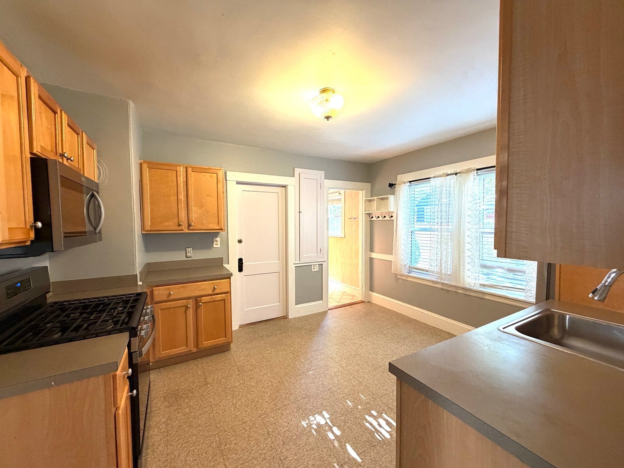 157 Willow St #1, Boston, MA Photo #13