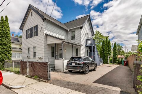 87 Lilley Ave Lowell MA 01850