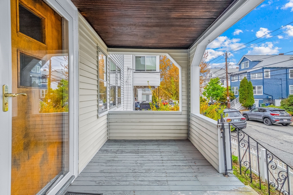 52 Sterling St