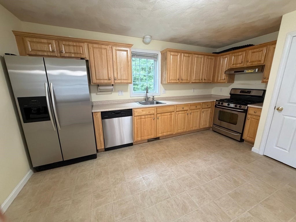 107 Charant Rd, Lowell, MA, 107 Charant Rd, Lowell, MA Photo #5