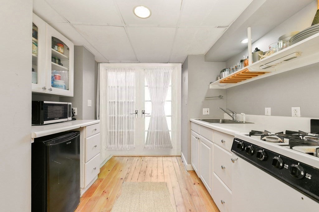 602 E 7th St #1, Boston, MA Photo #4