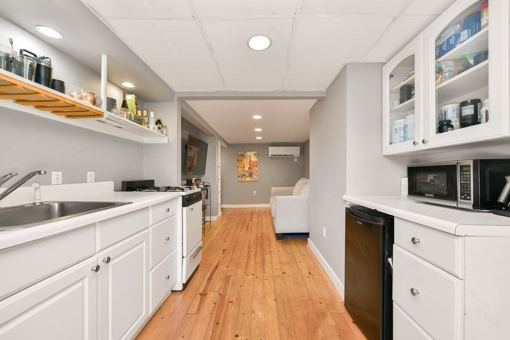 602 E 7th St #1, Boston, MA Photo #5