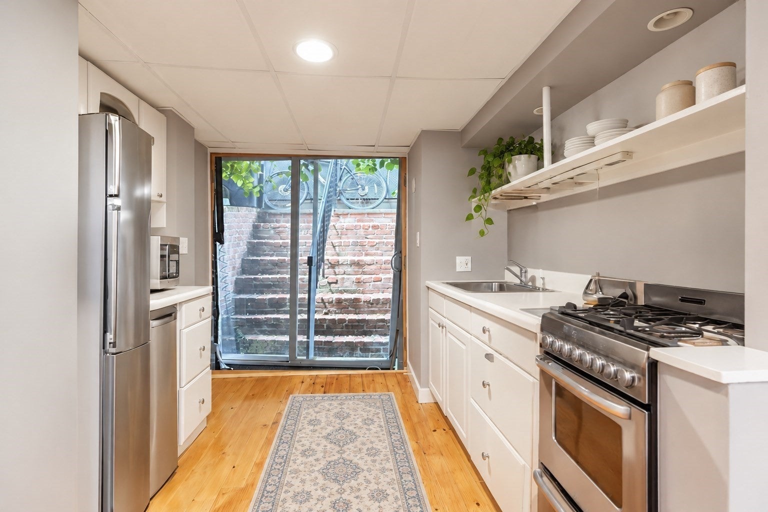 602 E 7th St #1, Boston, MA Photo #3