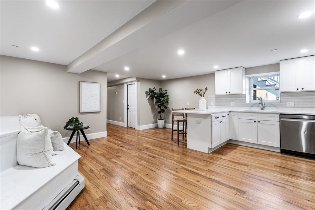62 Chestnut Street 1