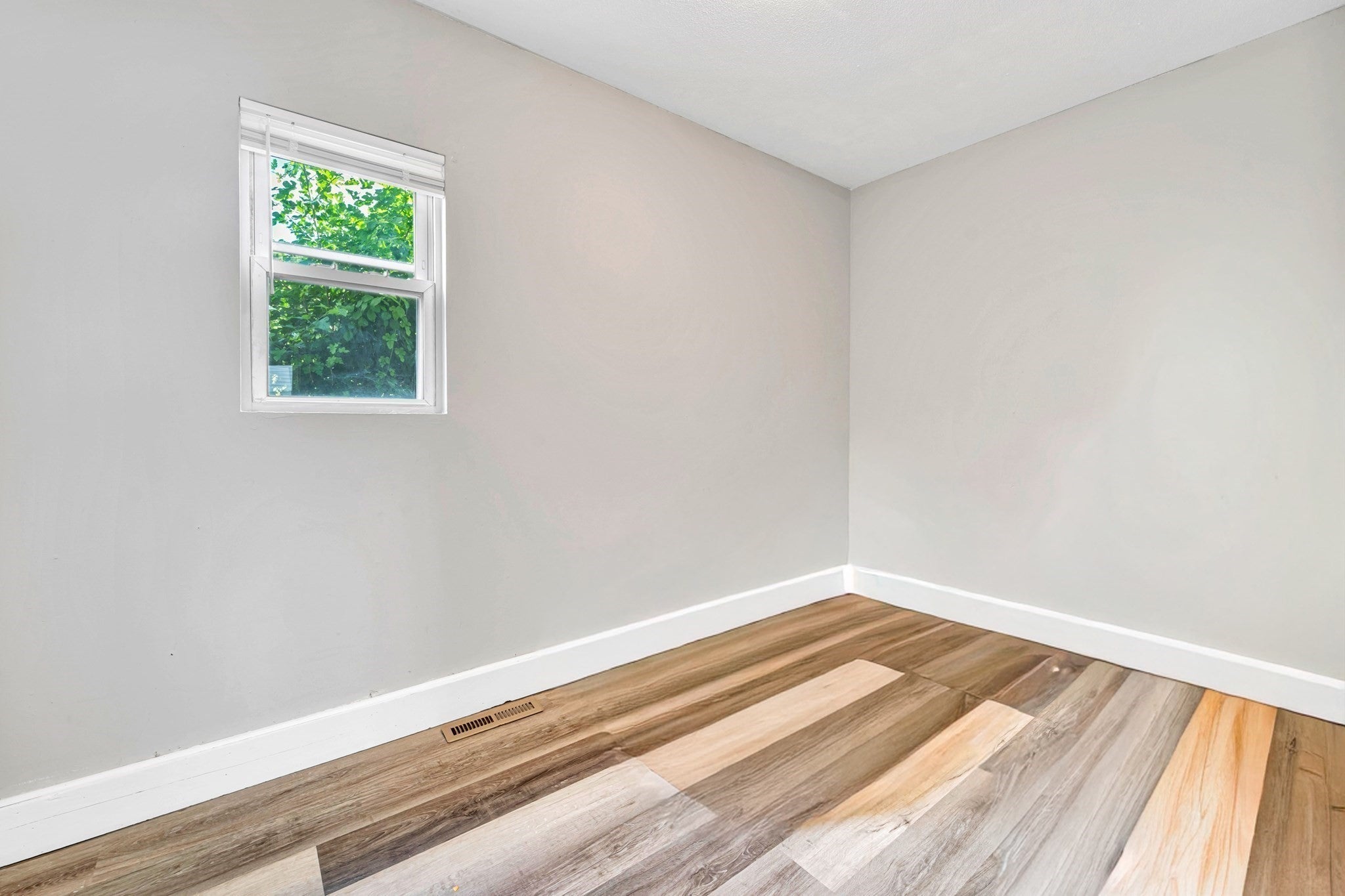 108 Marble St, Springfield, MA Photo #12