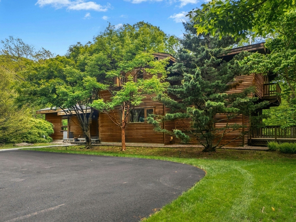 12 Norway Farms Dr