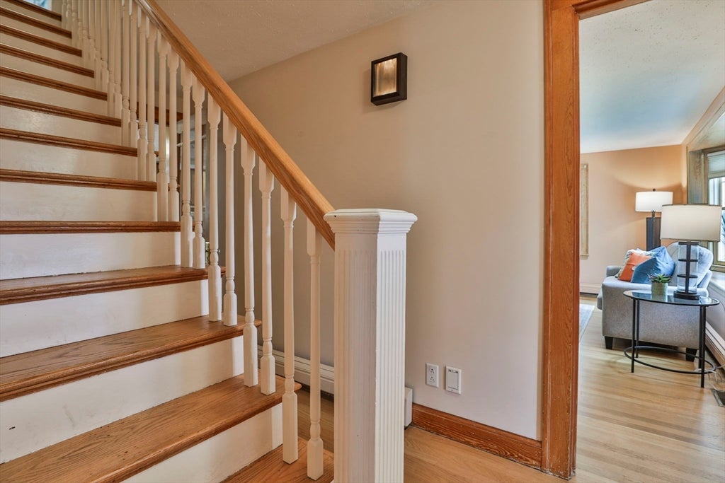 21 Preston St, Wakefield, MA Photo #4