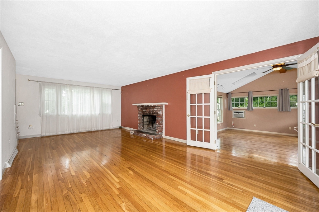 3 Blaisdell Rd