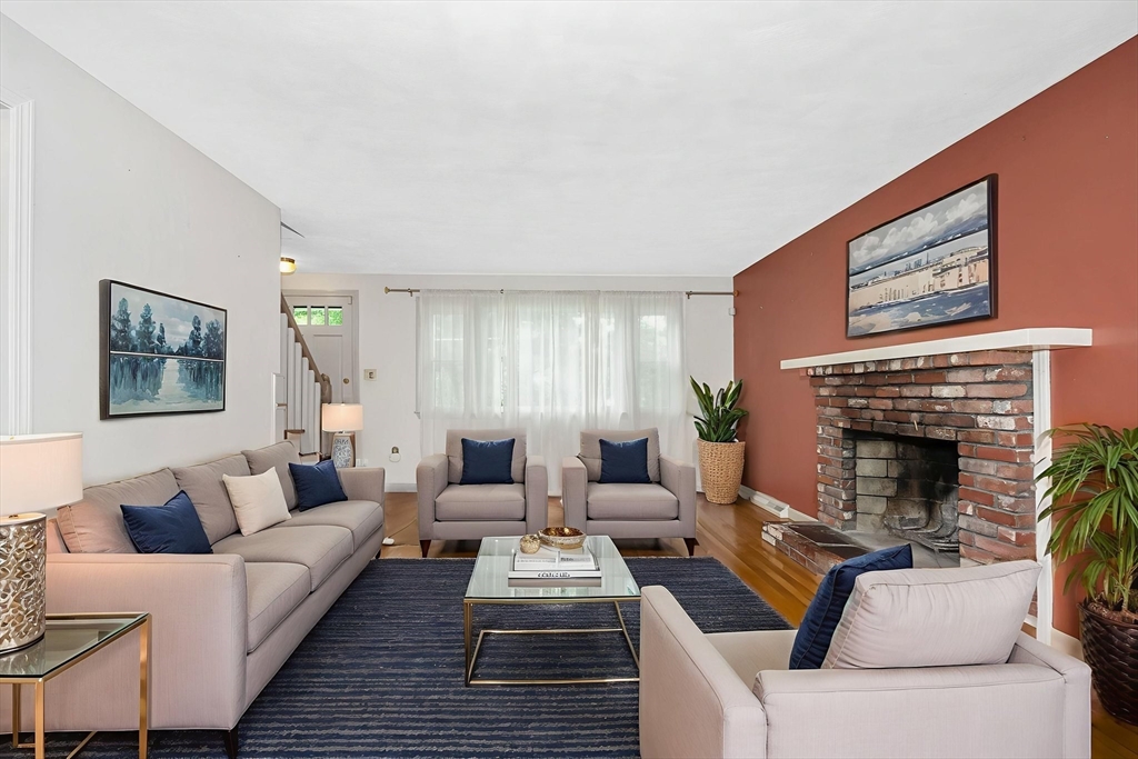 3 Blaisdell Rd