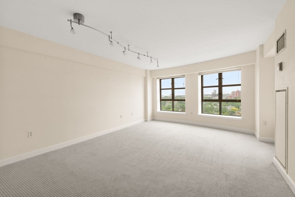 931 Massachusetts Ave 1003