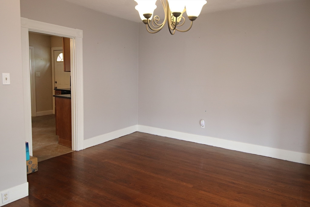 Saugus, Massachusetts 01906, United States, 3 Bedrooms Bedrooms, ,2 BathroomsBathrooms,Residential,Pending,114091