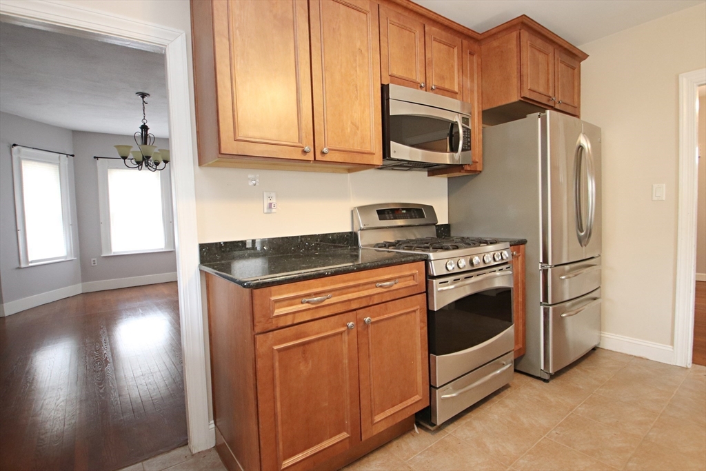 Saugus, Massachusetts 01906, United States, 3 Bedrooms Bedrooms, ,2 BathroomsBathrooms,Residential,Pending,114091