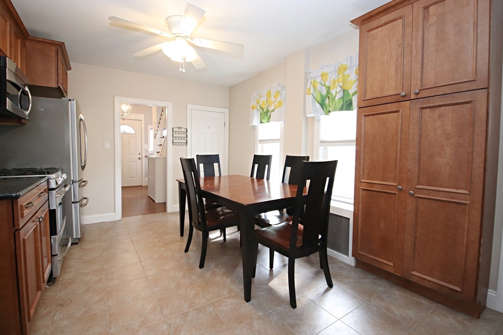 Saugus, Massachusetts 01906, United States, 3 Bedrooms Bedrooms, ,2 BathroomsBathrooms,Residential,Pending,114091