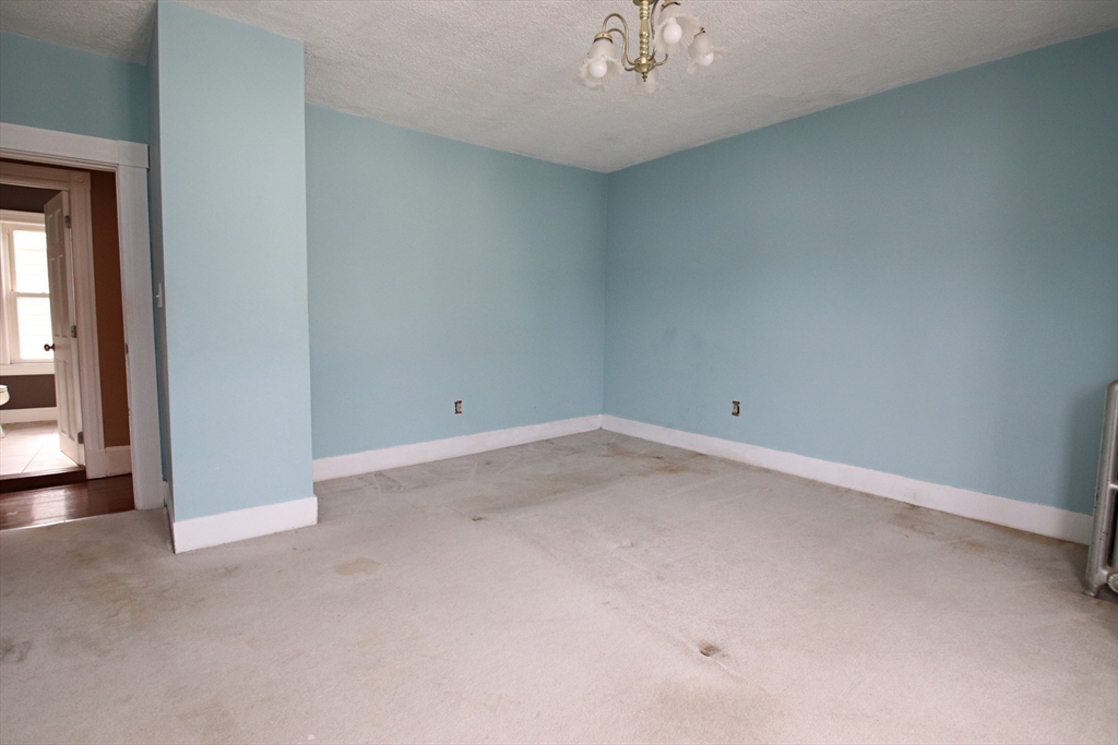 Saugus, Massachusetts 01906, United States, 3 Bedrooms Bedrooms, ,2 BathroomsBathrooms,Residential,Pending,114091